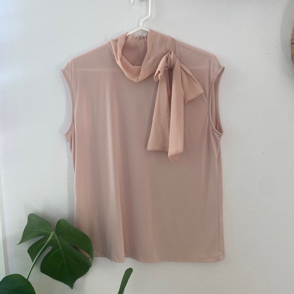 Flirty & feminine blush pink blouse